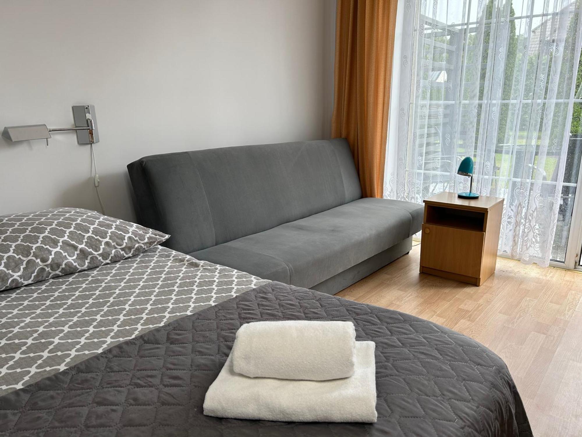 Ferienwohnung Dw Roza Wiatrow Dębki Exterior foto