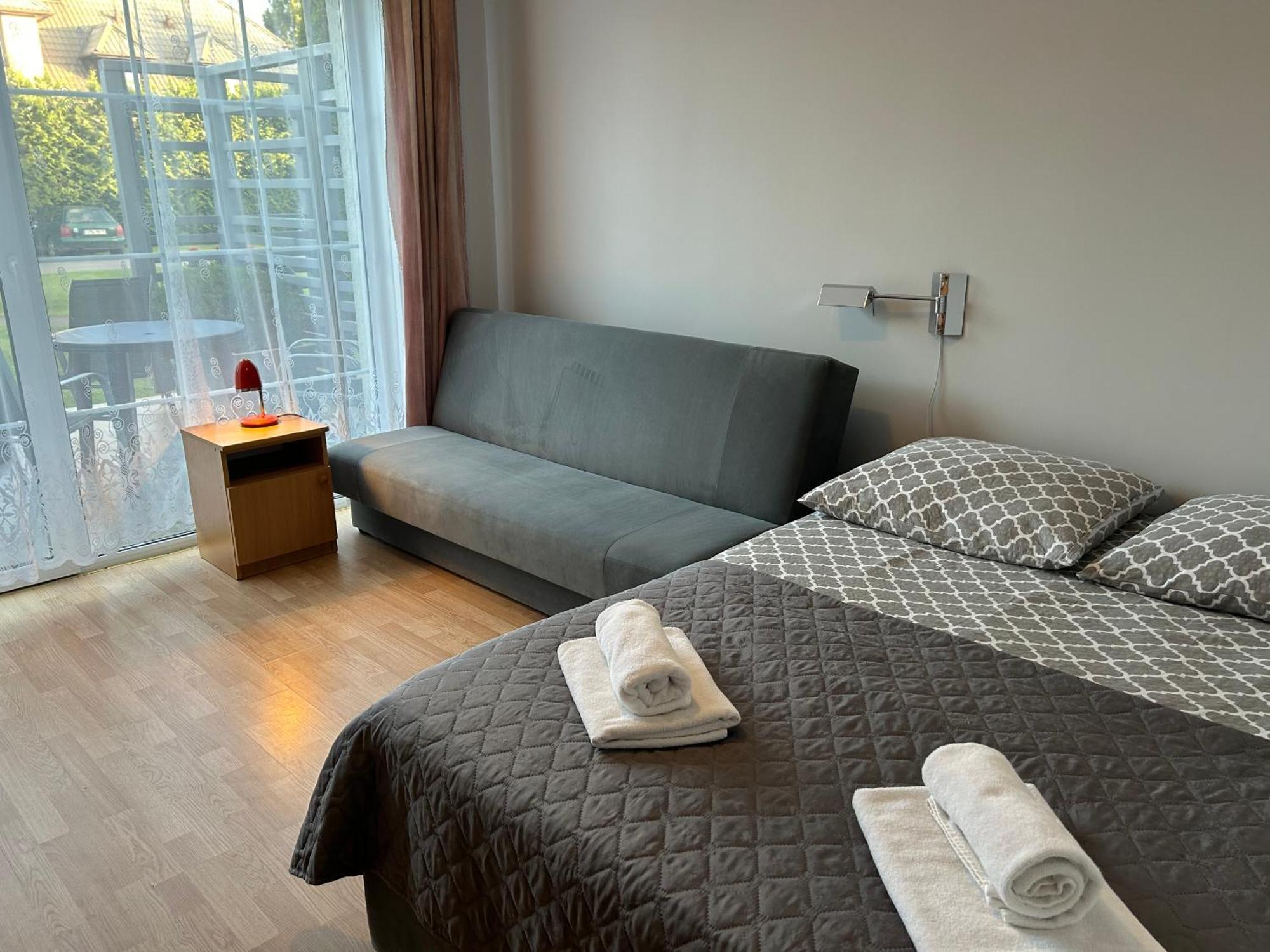 Ferienwohnung Dw Roza Wiatrow Dębki Exterior foto